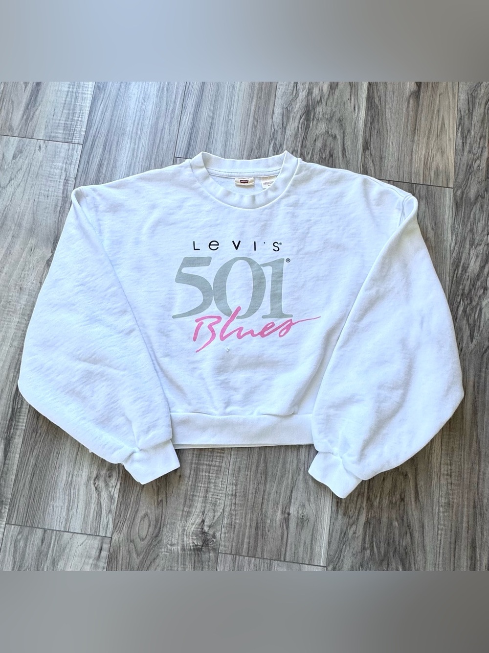 Levi's White Crewneck Cropped Sweatshirt with Gray and Pink Graphic
